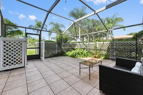 $319,500 | 38 Essex Court, Unit A, Royal Palm Beach, FL 33411
