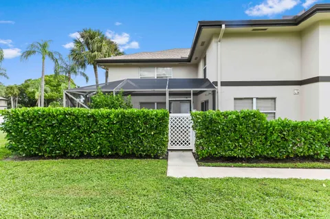 $319,500 | 38 Essex Court, Unit A, Royal Palm Beach, FL 33411