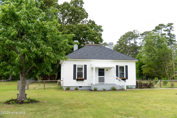 $244,900 | 902 Jenkins Avenue, Maysville, NC 28555