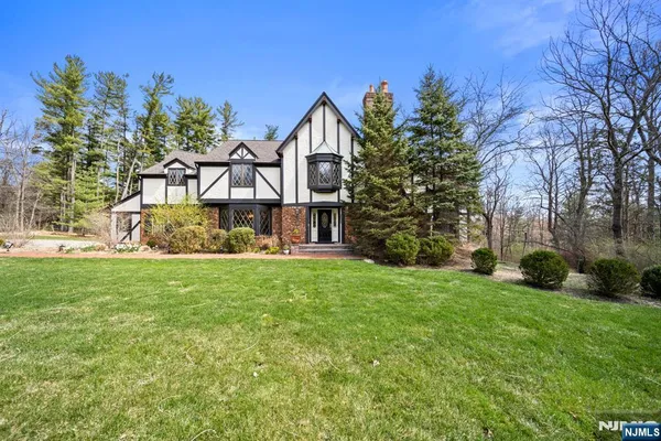 $1,629,000 | 6 Jonathan Smith Road, Morris Township, NJ 07960