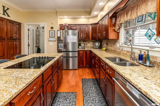 $699,000 | 2101 Windsor Drive, Marion, IL 62959