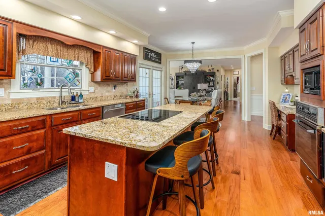 $699,000 | 2101 Windsor Drive, Marion, IL 62959