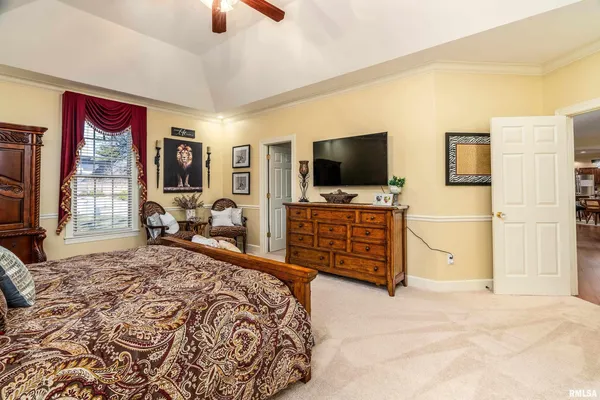 $689,000 | 2101 Windsor Drive, Marion, IL 62959