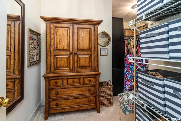 $689,000 | 2101 Windsor Drive, Marion, IL 62959