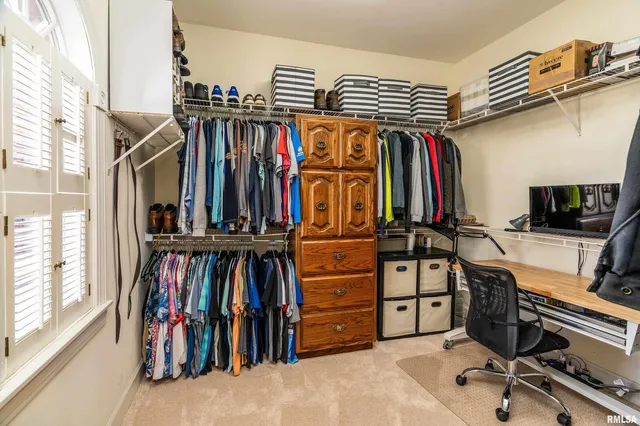 $699,000 | 2101 Windsor Drive, Marion, IL 62959