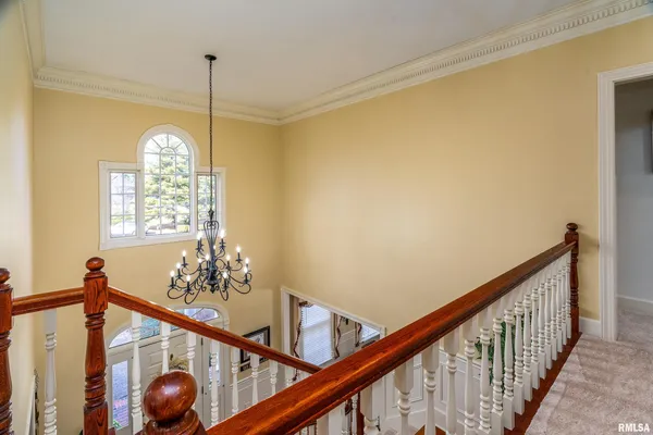 $689,000 | 2101 Windsor Drive, Marion, IL 62959