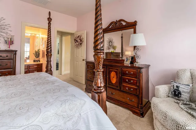 $699,000 | 2101 Windsor Drive, Marion, IL 62959