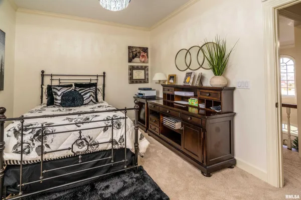 $689,000 | 2101 Windsor Drive, Marion, IL 62959