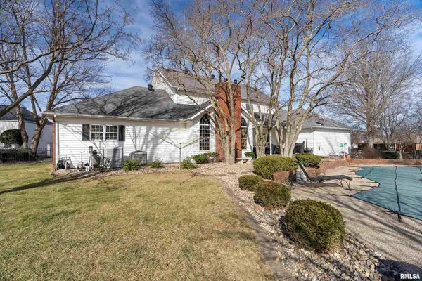 $689,000 | 2101 Windsor Drive, Marion, IL 62959