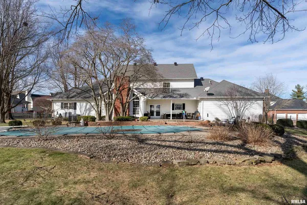 $689,000 | 2101 Windsor Drive, Marion, IL 62959