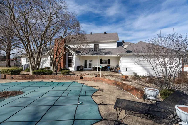 $699,000 | 2101 Windsor Drive, Marion, IL 62959