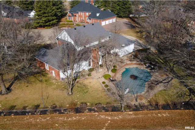 $699,000 | 2101 Windsor Drive, Marion, IL 62959