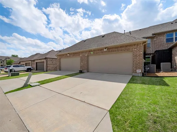 $2,650 | 309 Tottenham Court, McKinney, TX 75072