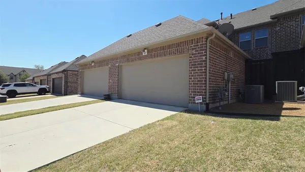 $2,650 | 309 Tottenham Court, McKinney, TX 75072