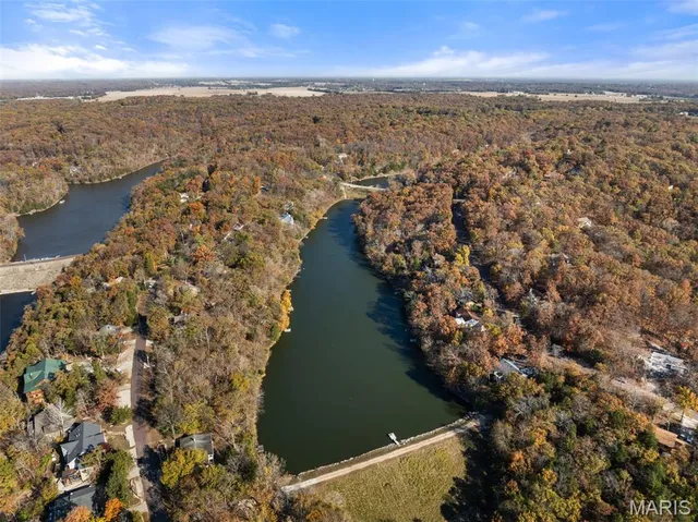 $530,000 | 169 South Kings Road, Lake Sherwood, MO 63357