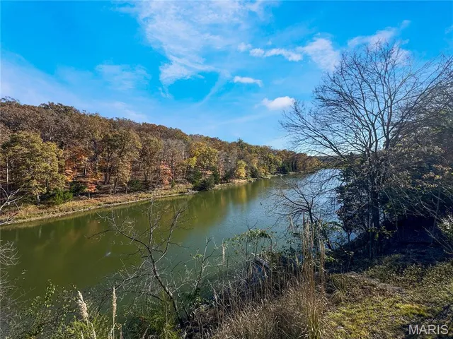 $530,000 | 169 South Kings Road, Lake Sherwood, MO 63357