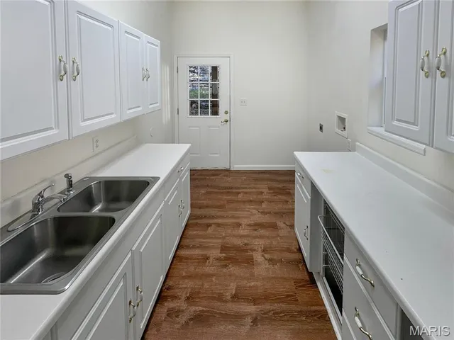 $530,000 | 169 South Kings Road, Lake Sherwood, MO 63357