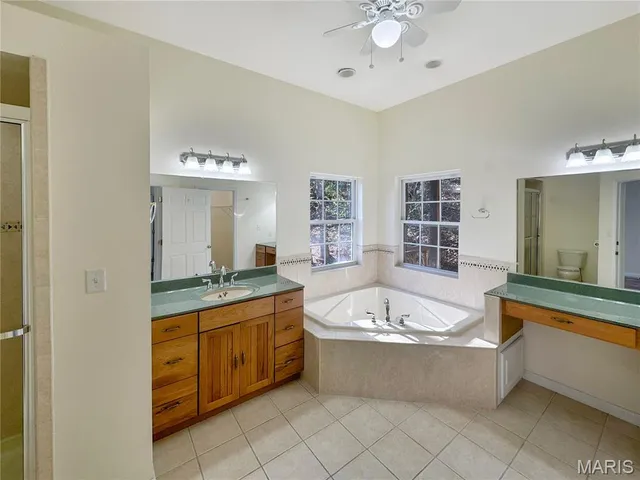 $530,000 | 169 South Kings Road, Lake Sherwood, MO 63357