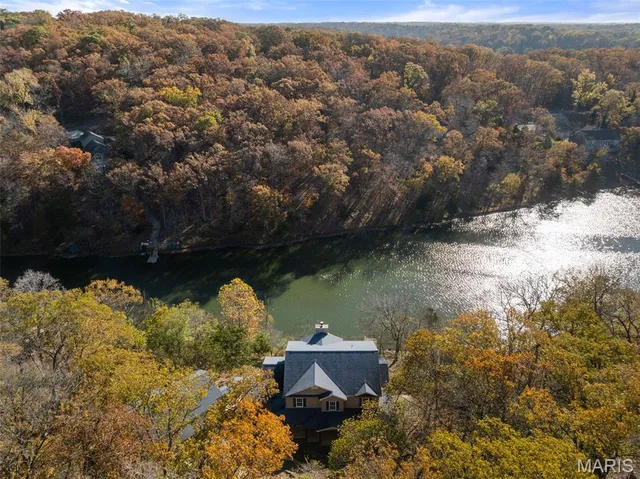 $530,000 | 169 South Kings Road, Lake Sherwood, MO 63357