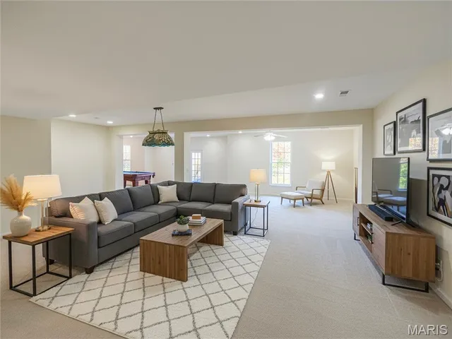 $530,000 | 169 South Kings Road, Lake Sherwood, MO 63357