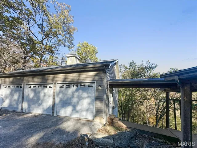 $530,000 | 169 South Kings Road, Lake Sherwood, MO 63357