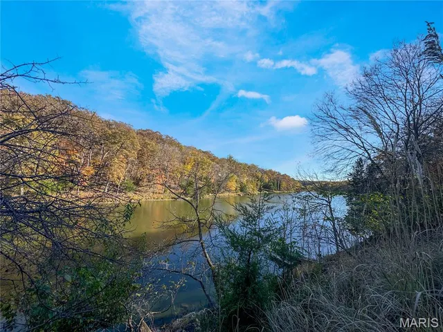 $530,000 | 169 South Kings Road, Lake Sherwood, MO 63357