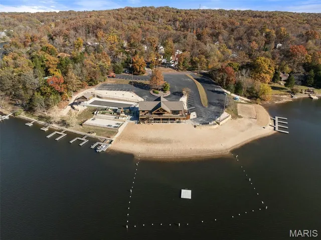 $530,000 | 169 South Kings Road, Lake Sherwood, MO 63357