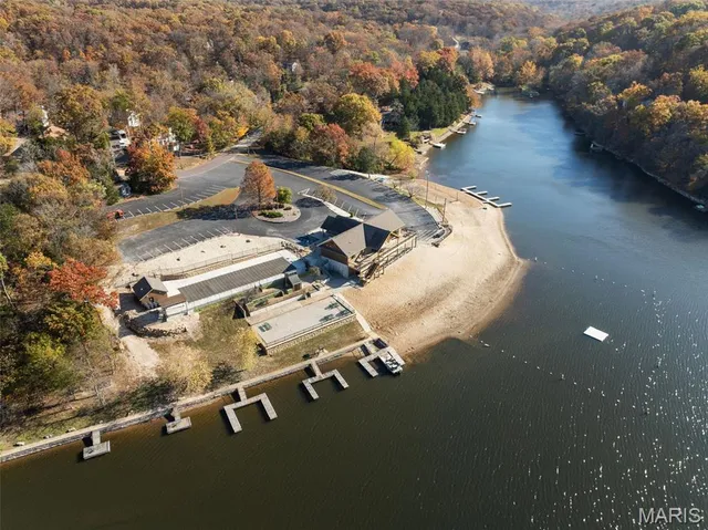 $530,000 | 169 South Kings Road, Lake Sherwood, MO 63357