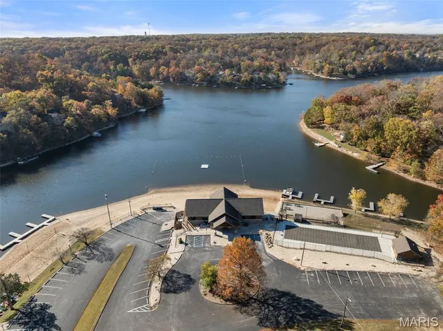 $530,000 | 169 South Kings Road, Lake Sherwood, MO 63357