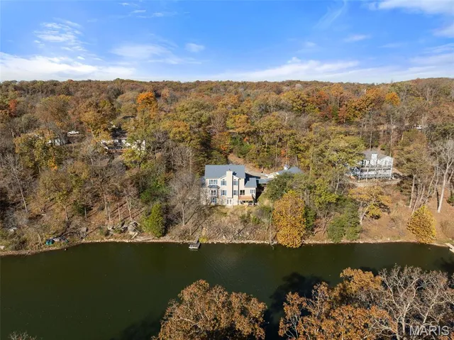 $530,000 | 169 South Kings Road, Lake Sherwood, MO 63357