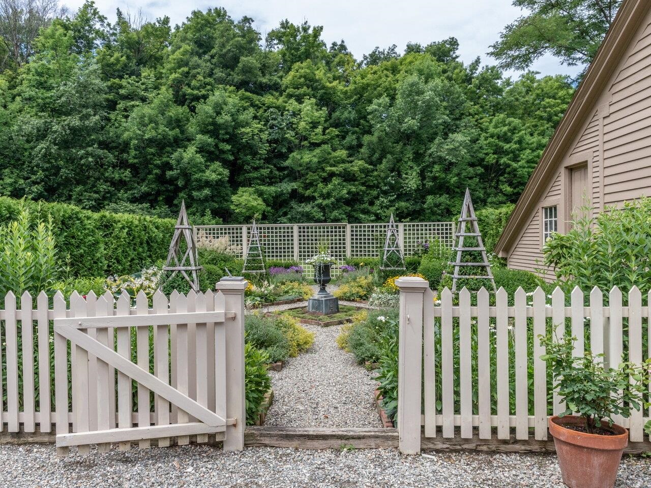 1322 Prindle Road Charlotte, VT 05445 - Photo 25 of 40 Gallery Image 25