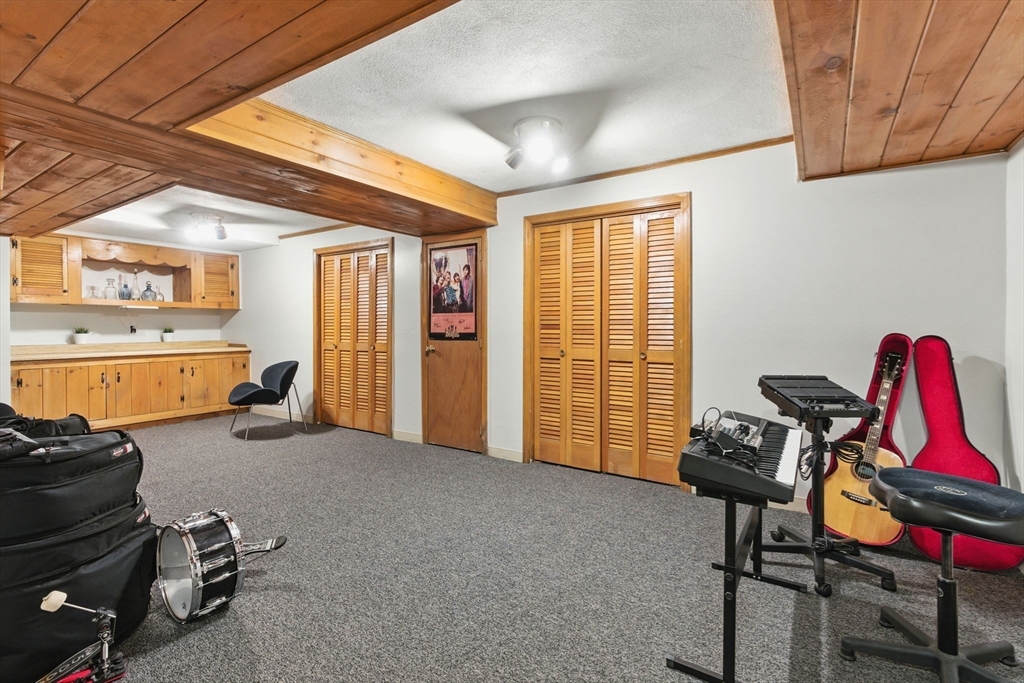 9 Ellsworth Road Andover, MA 01810 - Photo 27 of 37 Gallery Image 27