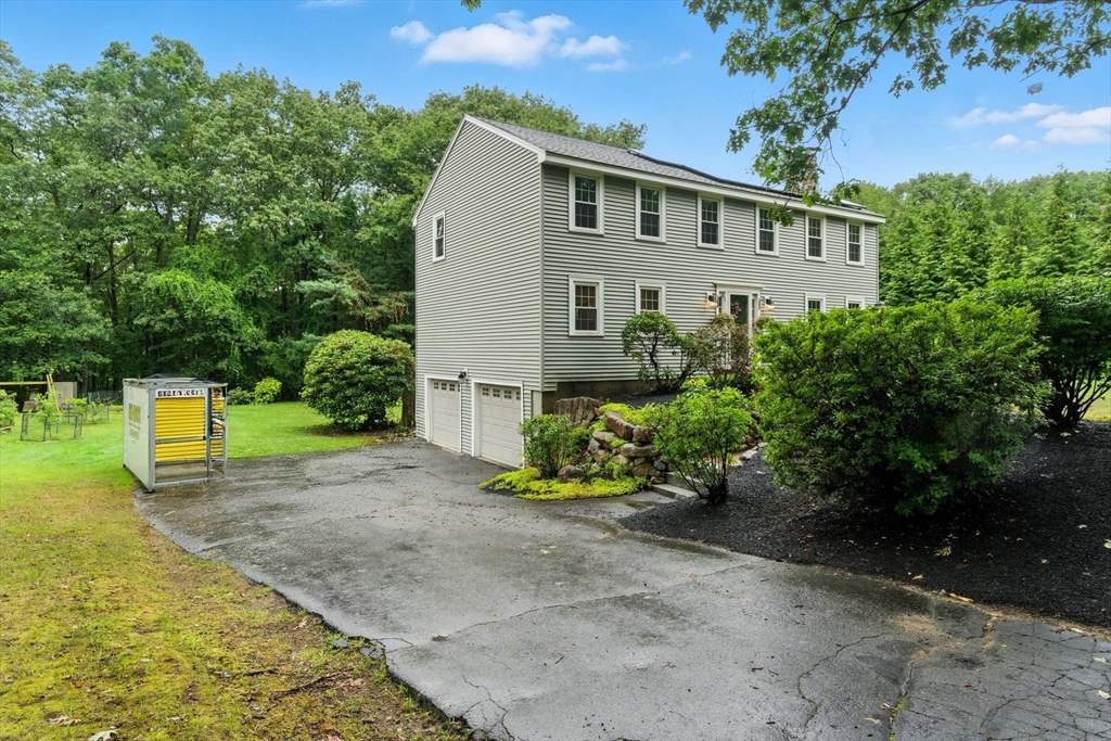 9 Ellsworth Road Andover, MA 01810 - Photo 3 of 37 Gallery Image 3
