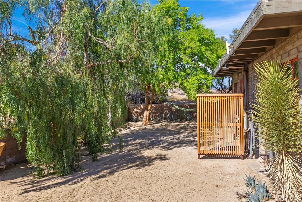 63773 Hollinger Road Joshua Tree, CA 92252 - Photo 45 of 53