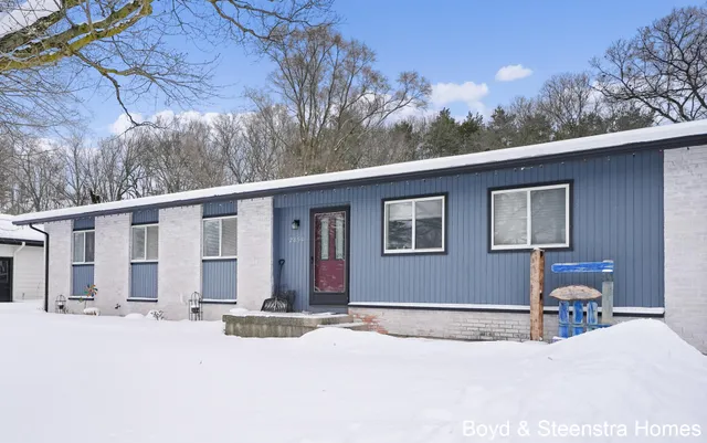 $335,000 | 2854 Northville Drive Northeast, Grand Rapids, MI 49525