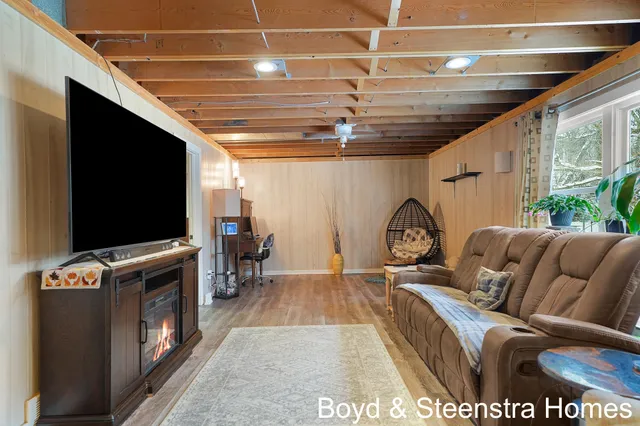 $335,000 | 2854 Northville Drive Northeast, Grand Rapids, MI 49525