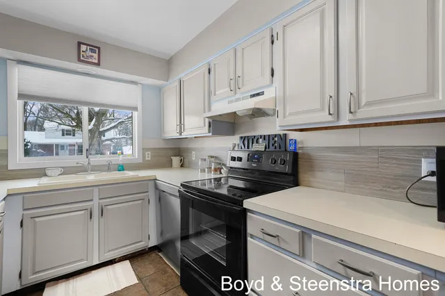 $335,000 | 2854 Northville Drive Northeast, Grand Rapids, MI 49525