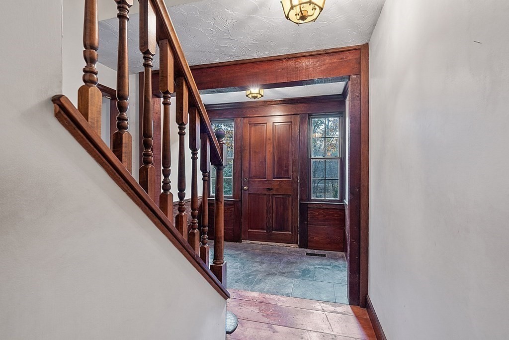 23 Brookfield Road North Brookfield, MA 01535 - Photo 12 of 38 Gallery Image 12