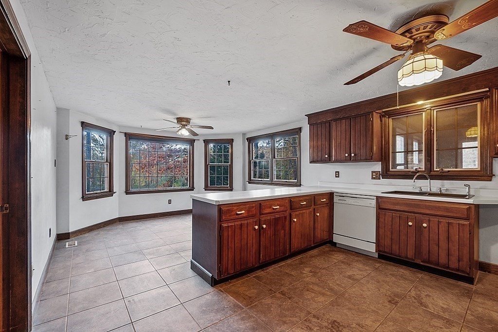 23 Brookfield Road North Brookfield, MA 01535 - Photo 18 of 38 Gallery Image 18