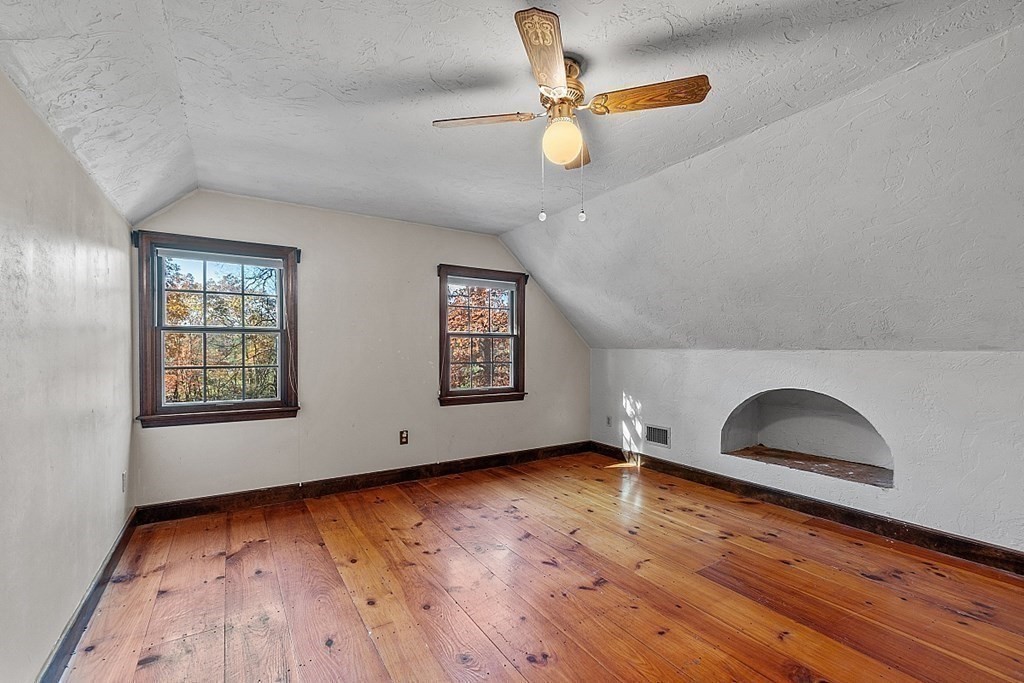 23 Brookfield Road North Brookfield, MA 01535 - Photo 27 of 38 Gallery Image 27