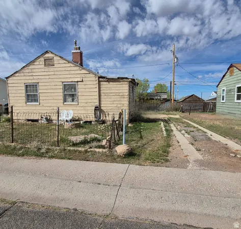 $85,000 | 128 4th West, East Carbon, UT 84520