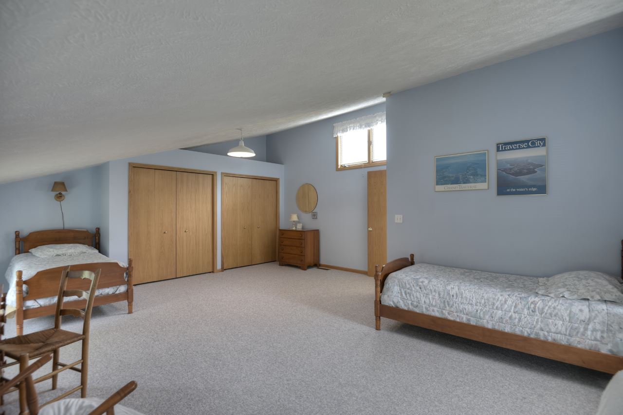 5288 Harris Road Traverse City, MI 49684 - Photo 37 of 55 1864263-36.JPG