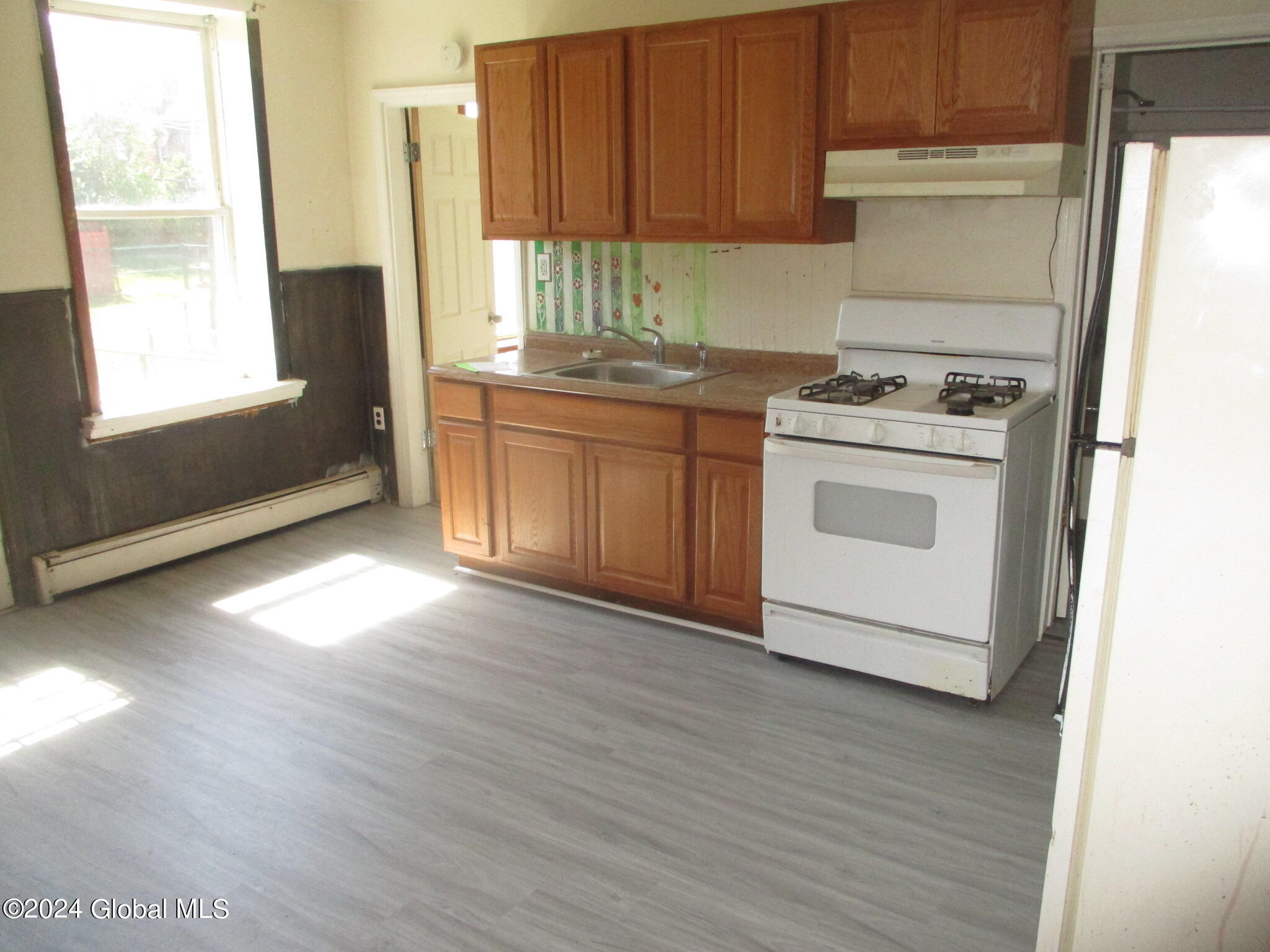 20 Cataract Street, Unit 2 Cohoes, NY 12047 - Photo 6 of 7 Use 20 cat 9