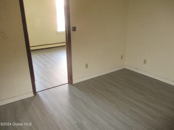 $1,295 | 20 Cataract Street, Unit 2, Cohoes, NY 12047