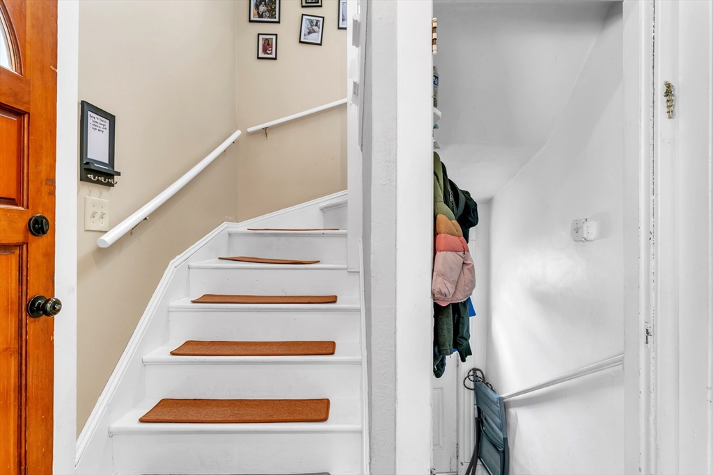 64 Duryea Street Springfield, MA 01104 - Photo 7 of 33