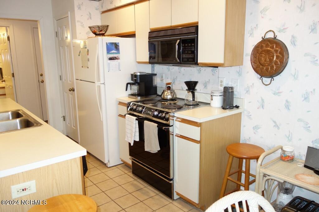 217 Clubhouse Road, Unit 3 Sunset Beach, NC 28468 - Photo 16 of 47 Kitchen