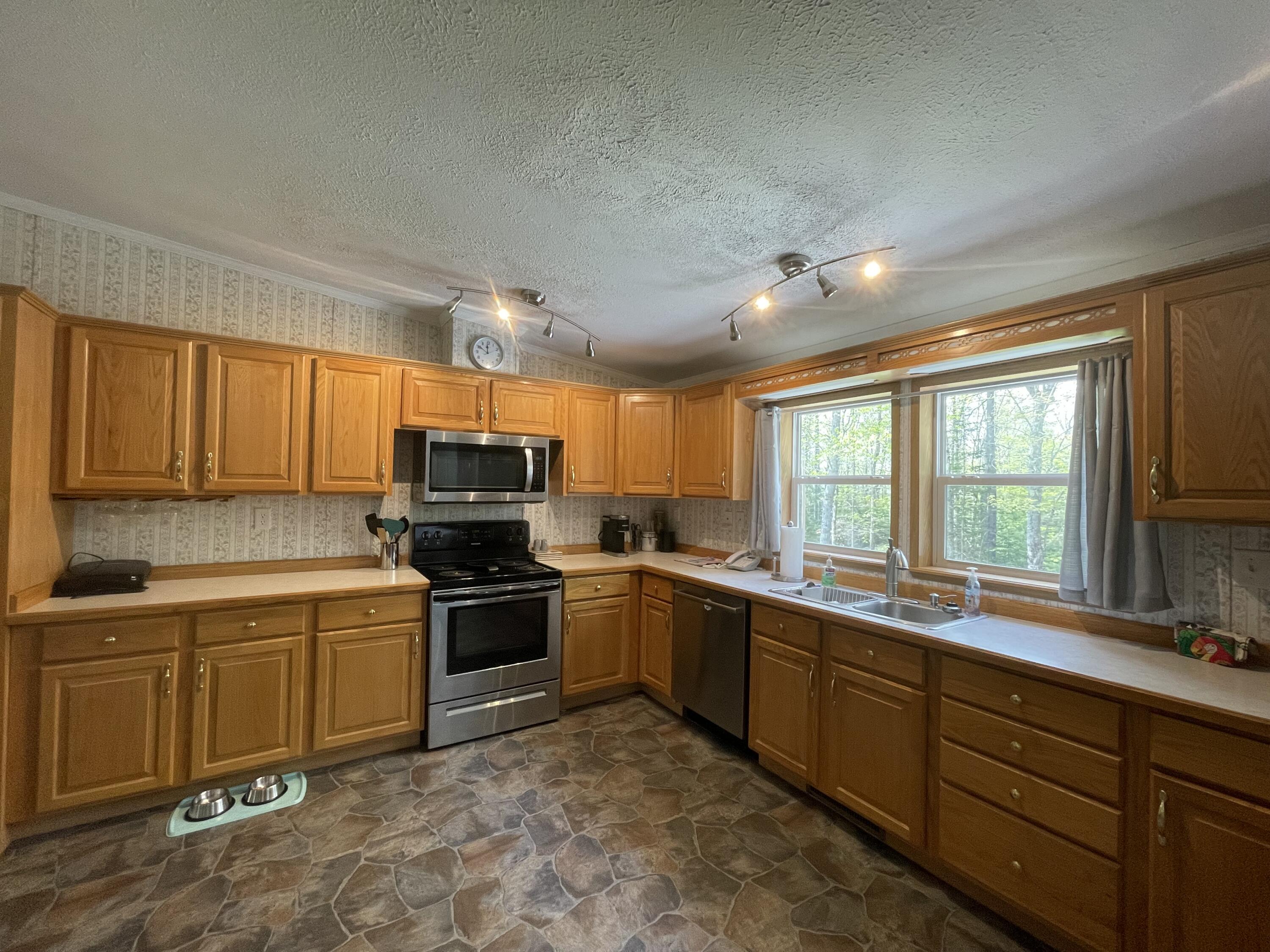 56 Crosby Road Bath, ME 04530 - Photo 7 of 40 IMG_2050