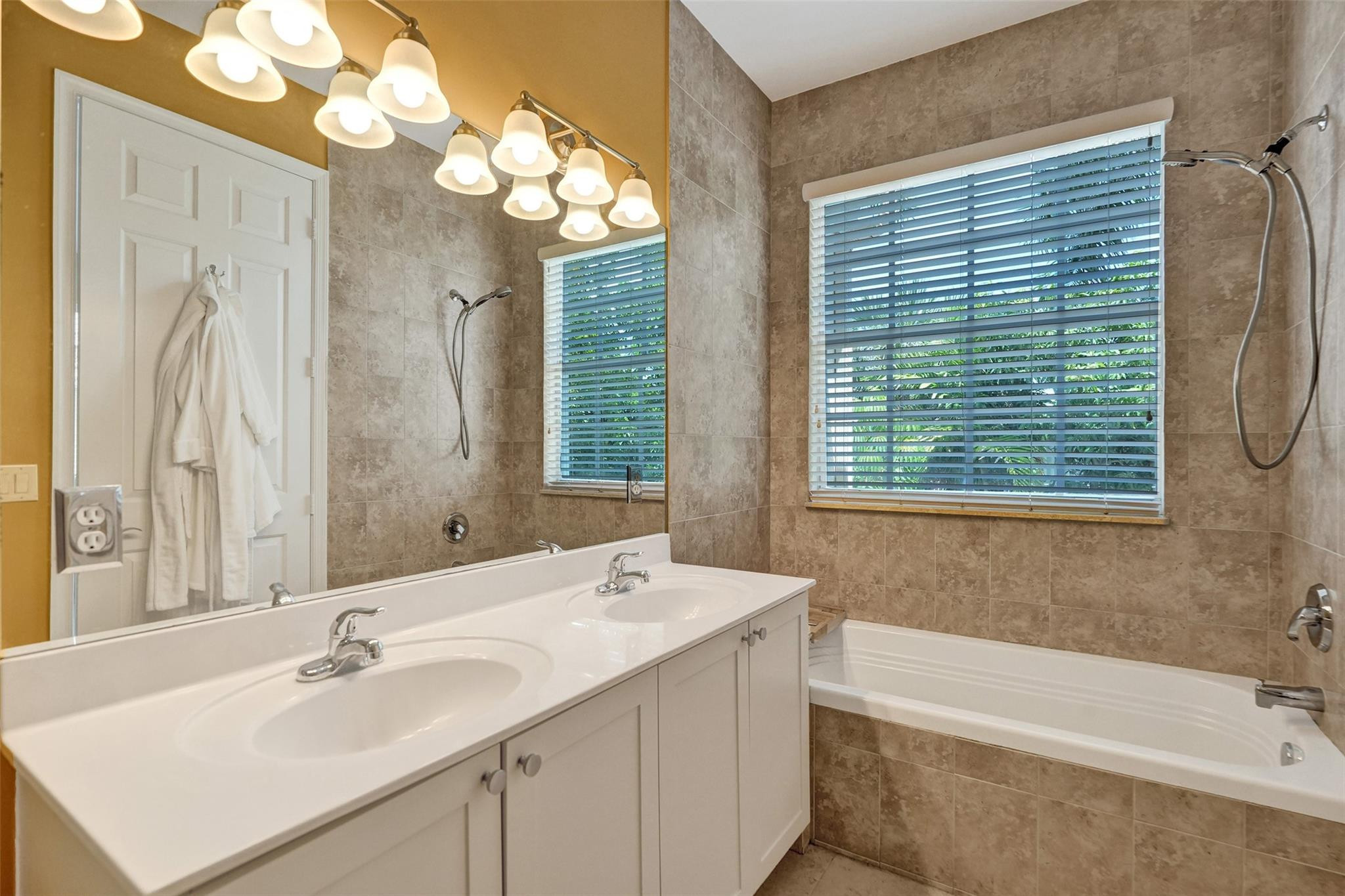 816 South Riverside Drive, Unit 816 Pompano Beach, FL 33062 - Photo 8 of 15 Photo 8