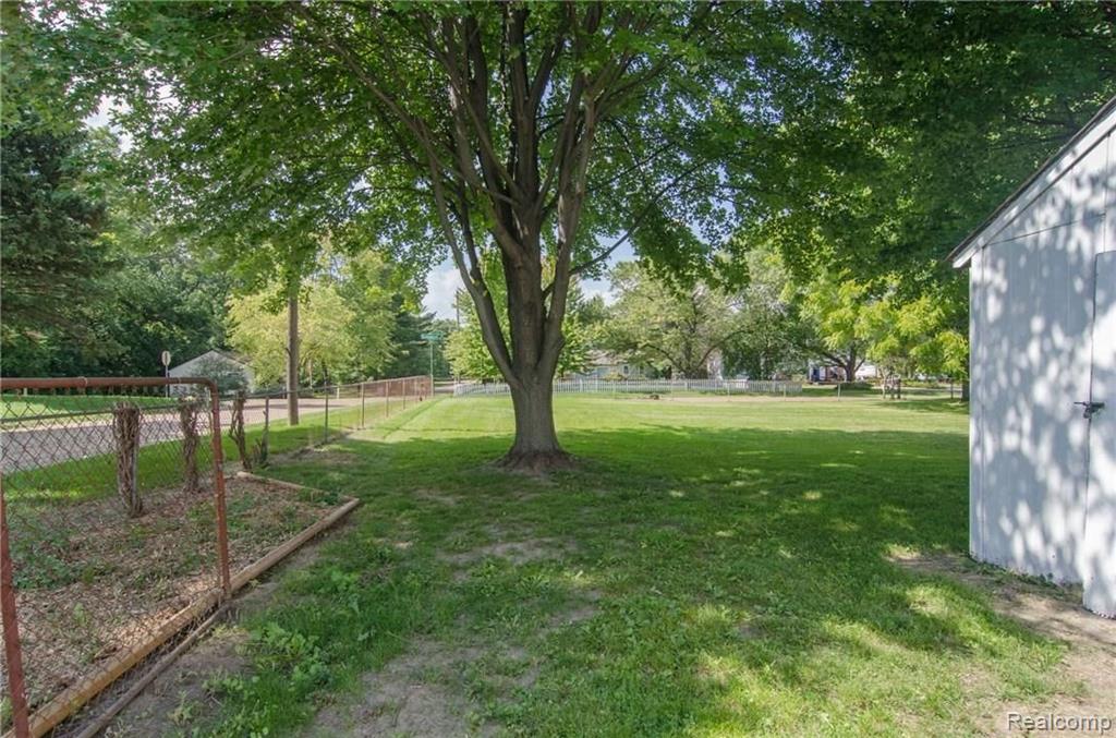 3550 Woodcrest Road Rochester Hills, MI 48309 - Photo 5 of 51