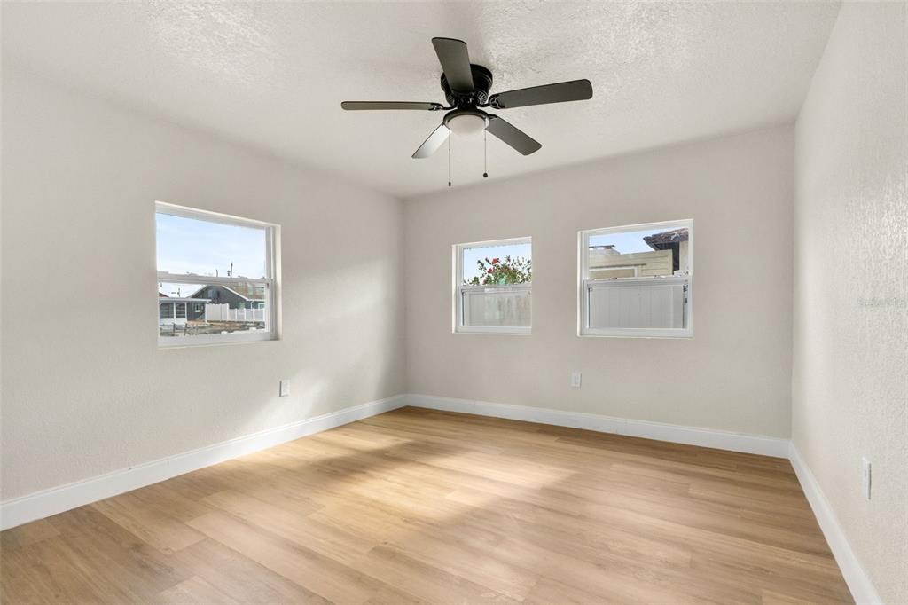 13804 Victor Avenue Hudson, FL 34667 - Photo 14 of 32